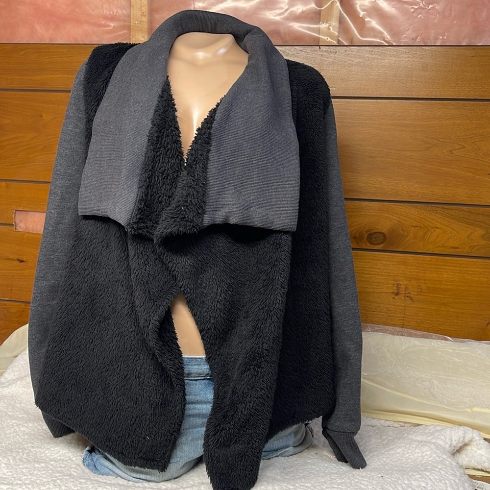 Abercrombie & Fitch Size Med Gray Open Jacket w/ Black Fleece - Cardigan, Sweats